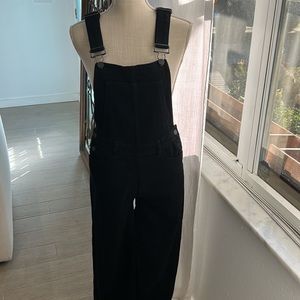 Cutest Paige overalls black cropped wide leg. Body hugging in the right places.